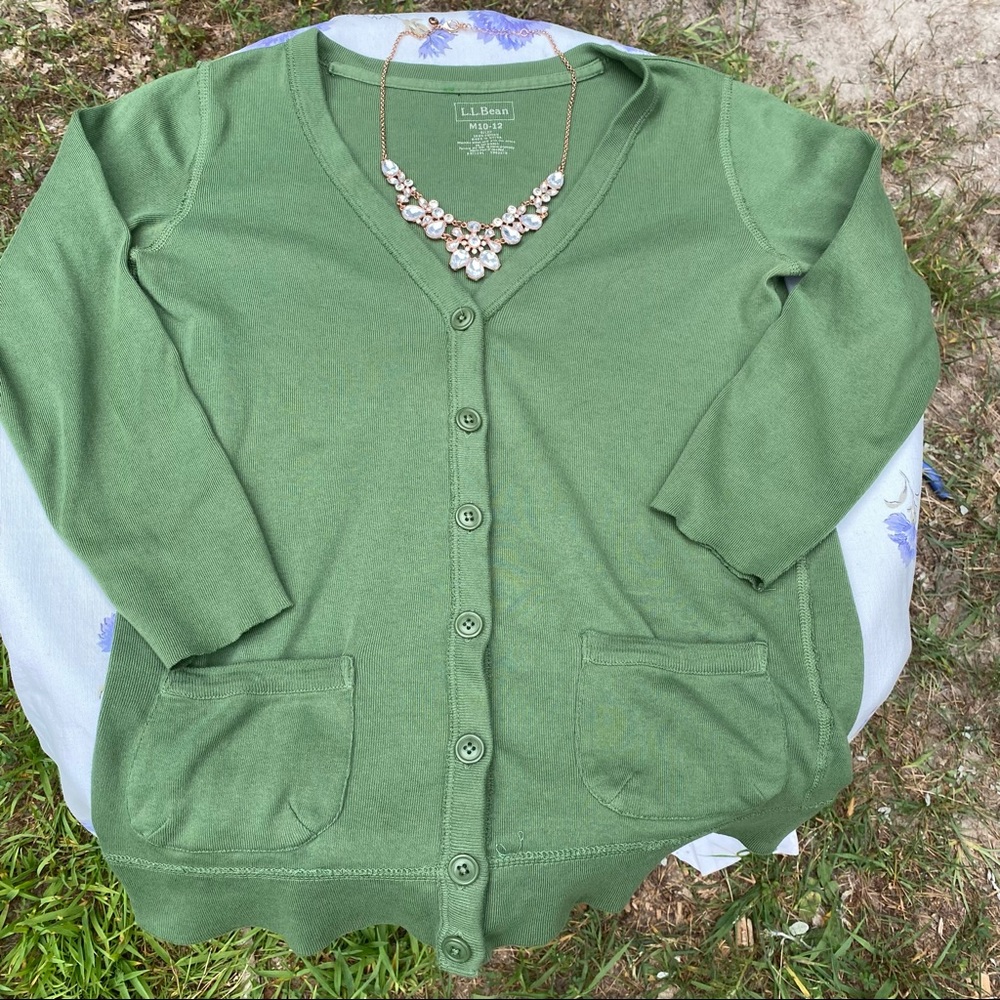 L. L. Bean size medium women’s button up three-quarter shirt round neck